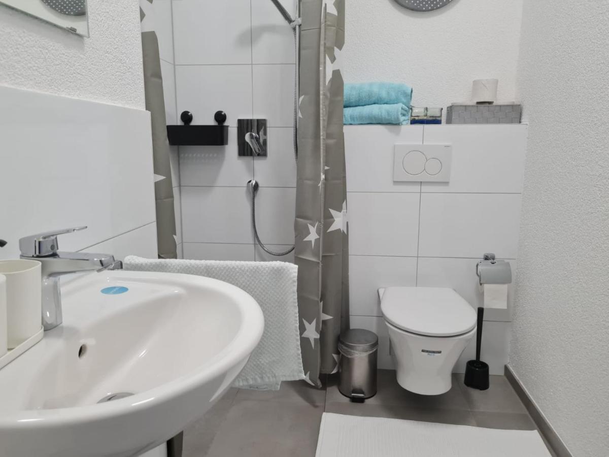 Pension Am Rathaus, 24H Check-In Mundelsheim Exterior foto